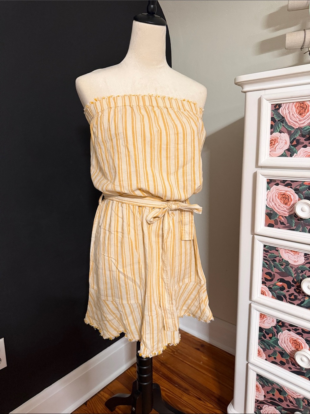 cloth & stone Yellow and White Strapless Linen-Blend Romper